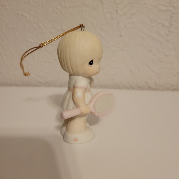 Precious Moments Serve With A Smile Ornament - Picture 2 of 7